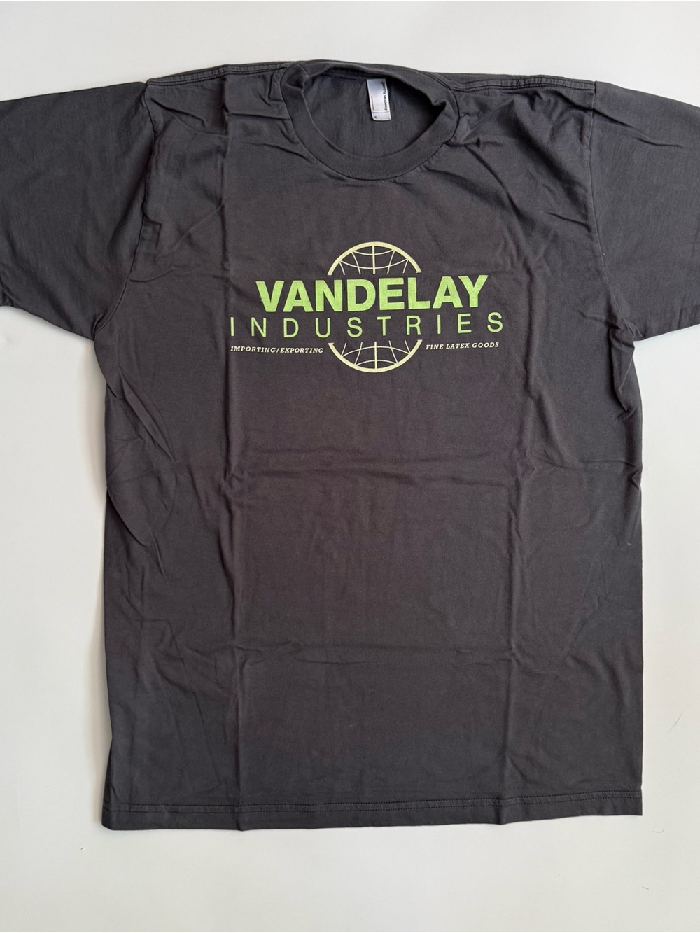 VANDELAY INDUSTRIES IMPORTING & EXPORTING Mens Tshirt - Seinfeld George- SIZE M